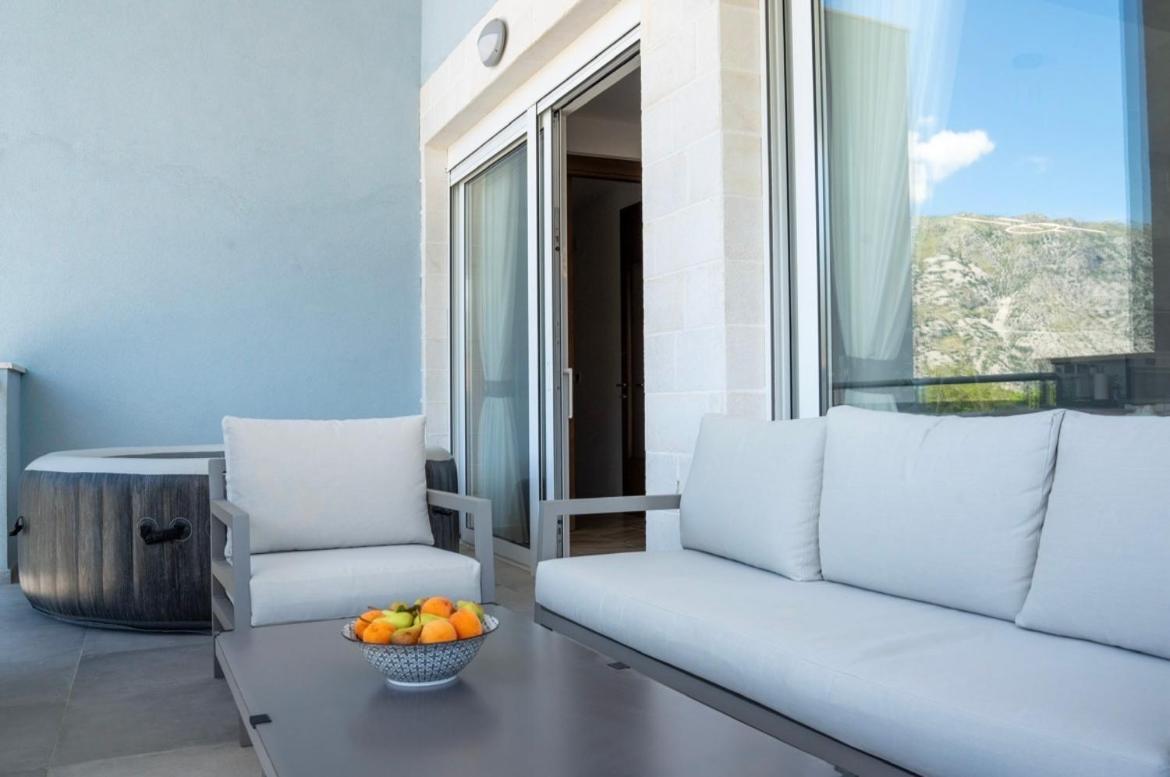 Luxury Apartment Vasilisa Kotor Exterior foto
